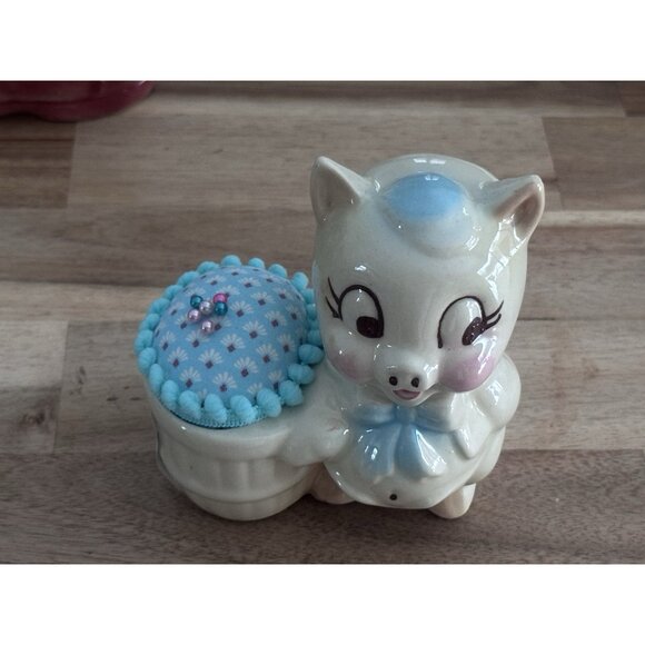 Shawnee Pottery Pig Pin Cushion Basket circa 1950s Sewing Tool Embroidery Quilt - Picture 1 of 6